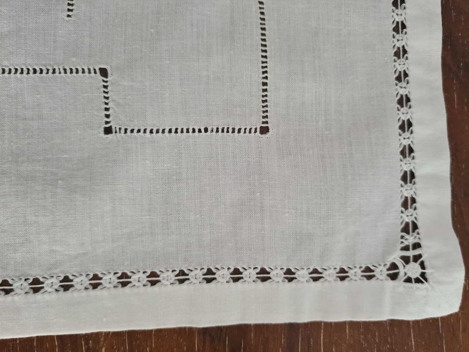 Naperons vintage bordados com rendas