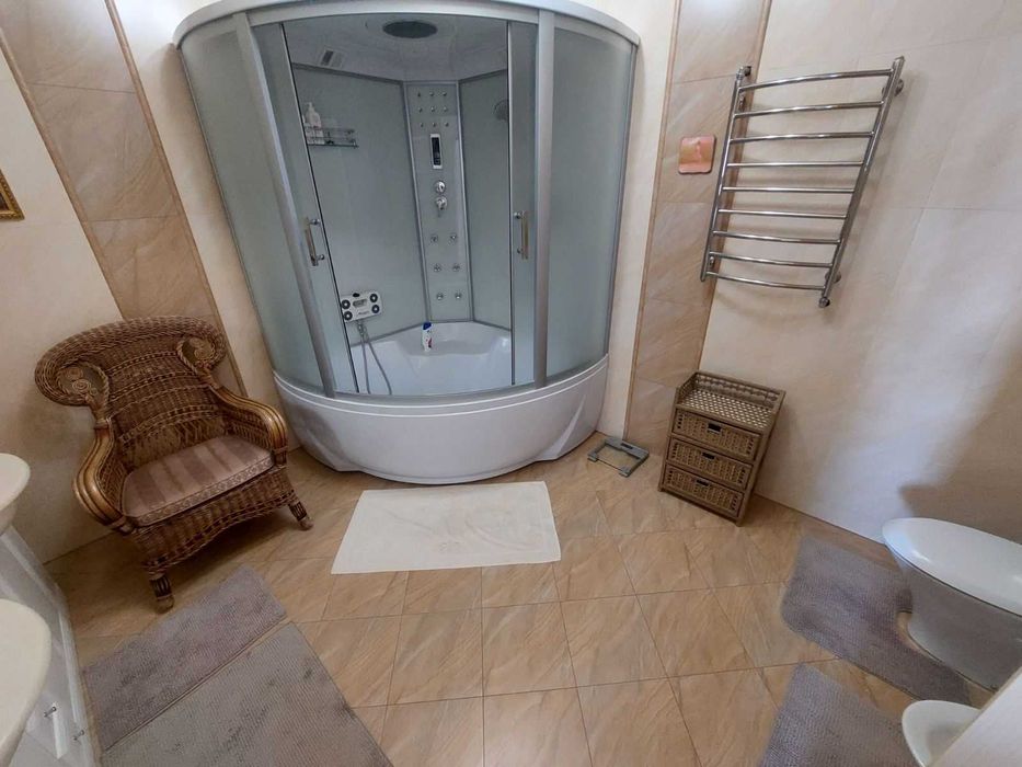 Оренда дворівневої 3к, Дмитрівська, 69,ЖК Златоустівський