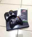 Konsola Xbox 360 E, 500 GB, dwa pady, gra, komplet