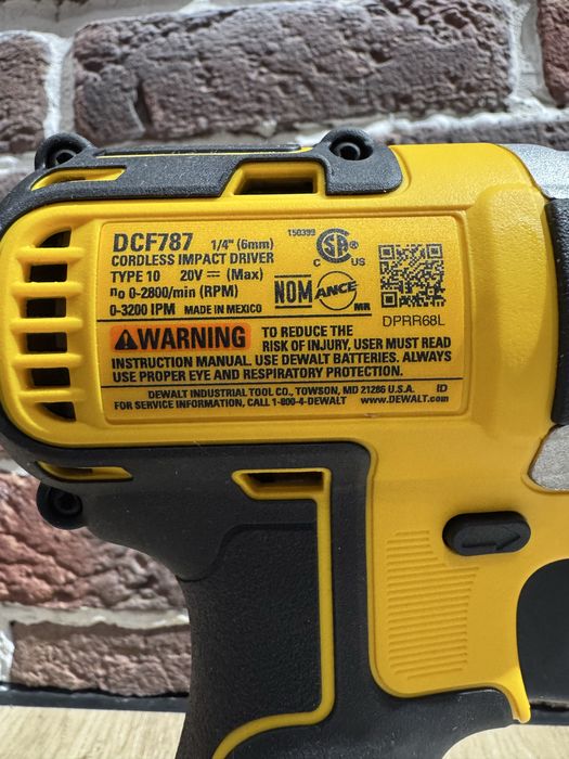 DeWalt DCF787 импакт шуруповерт/гайковерт