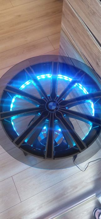 Stolik z felgi z oświetleniem Led
