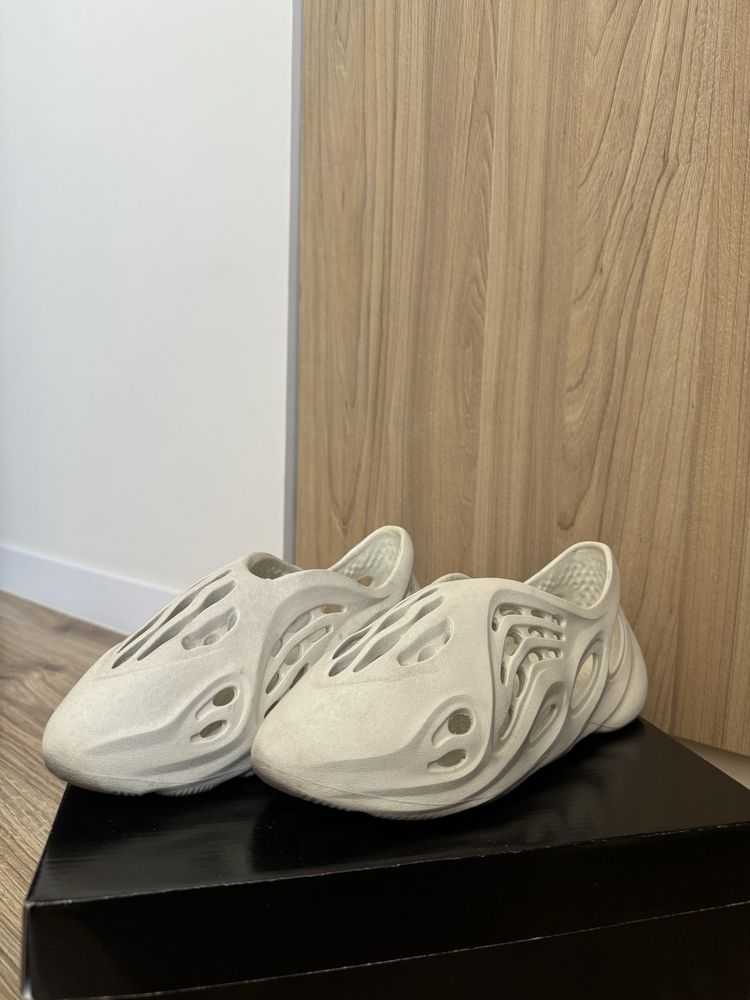 yeezy foam runner ОРИГІНАЛ 37-38 розмір