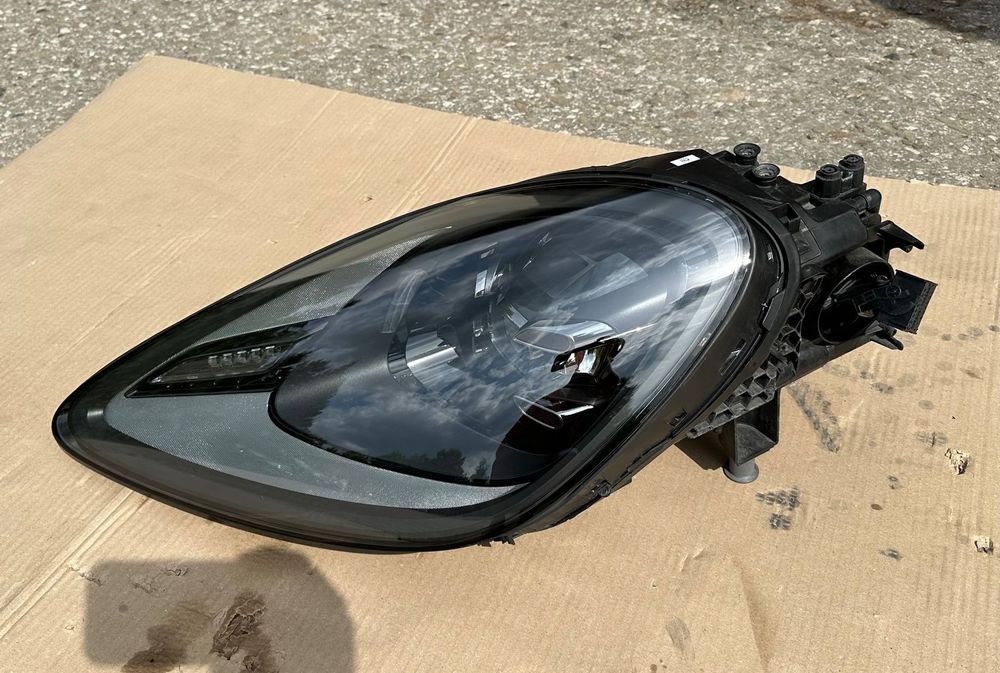 Lampa przednia lewa Porsche Cayenne 9y0941060t 9y0 941 060 t