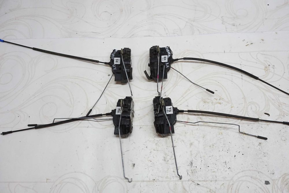 Замок двері Chevrolet Equinox \Шевроле Еквінокс 2.4 (2010-2016)