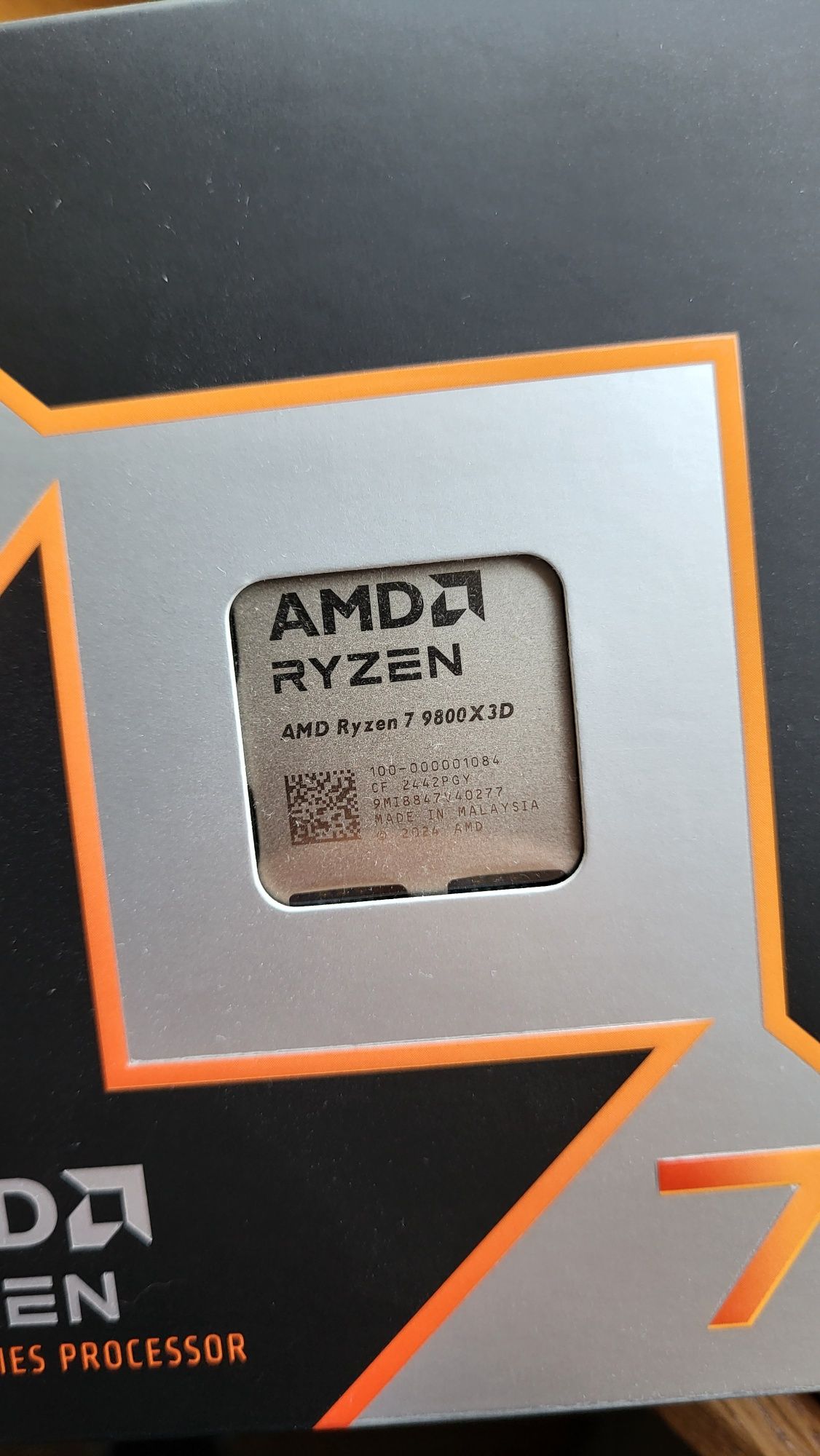 AMD Ryzen 7 9800x3D selado