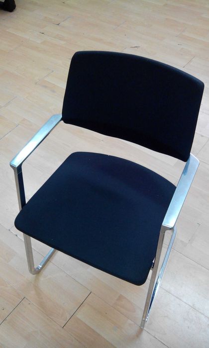 Krzesła różne biurowe konferencyjne i nie koniecznie