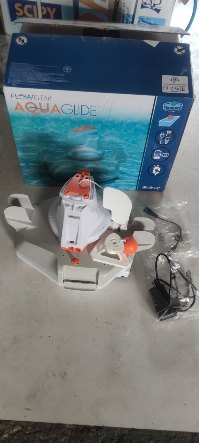 Odkurzacz basenowy robot  Flowclear AquaGlide