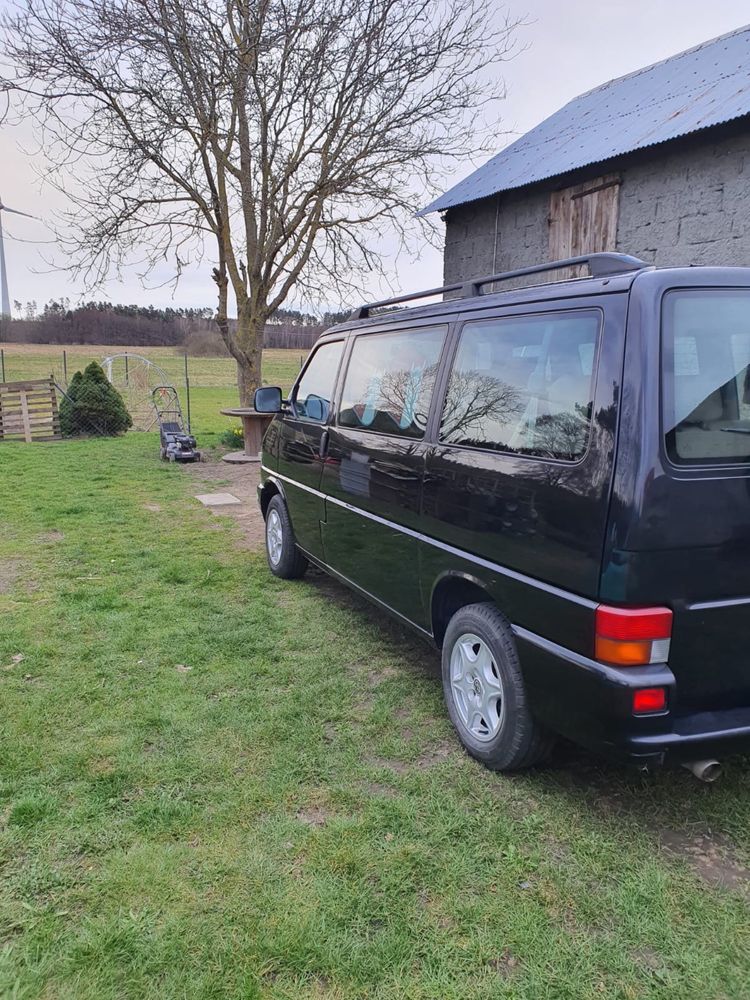 VW Caravelle 2.5