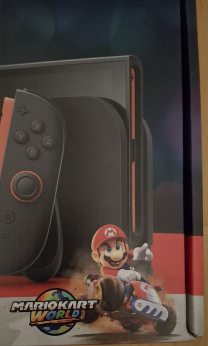 Consola Nintendo Switch 2 com o jogo Mario Kart World incluído