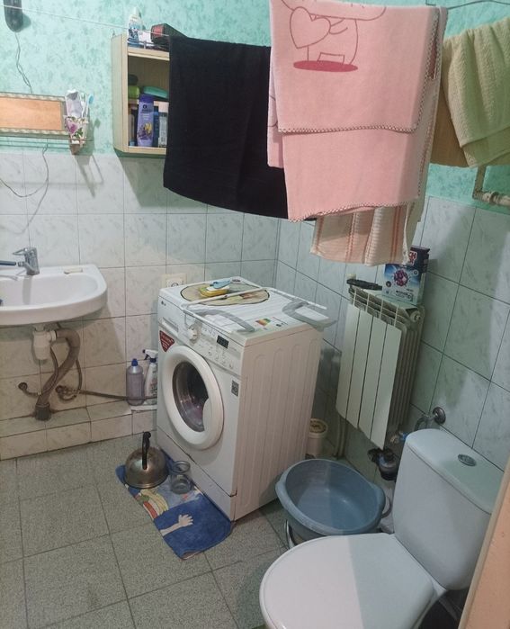Продаж трьохкімнатной квартири неподалік центра.
