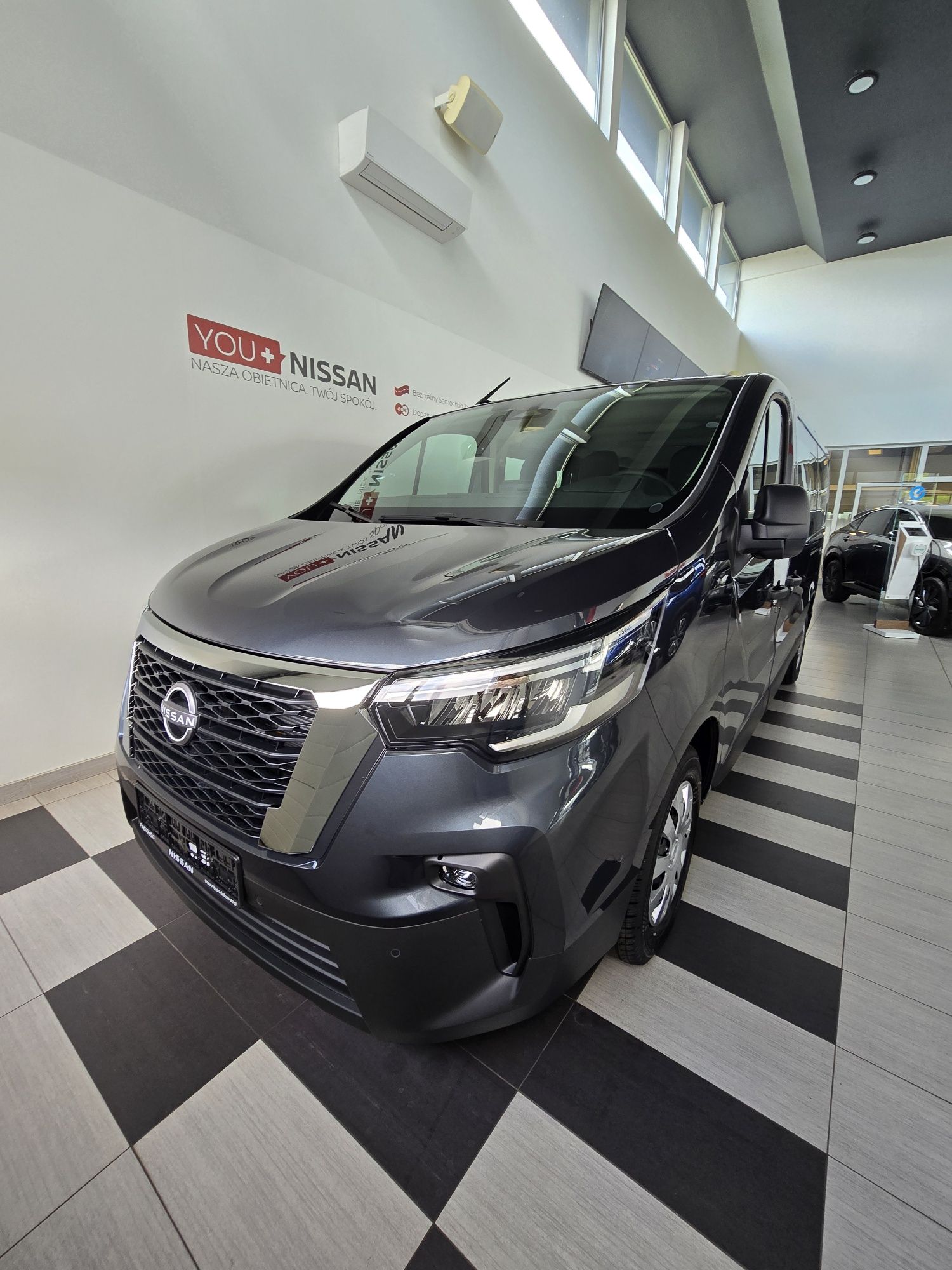 Wynajem busa Nowy Nissan Primastar