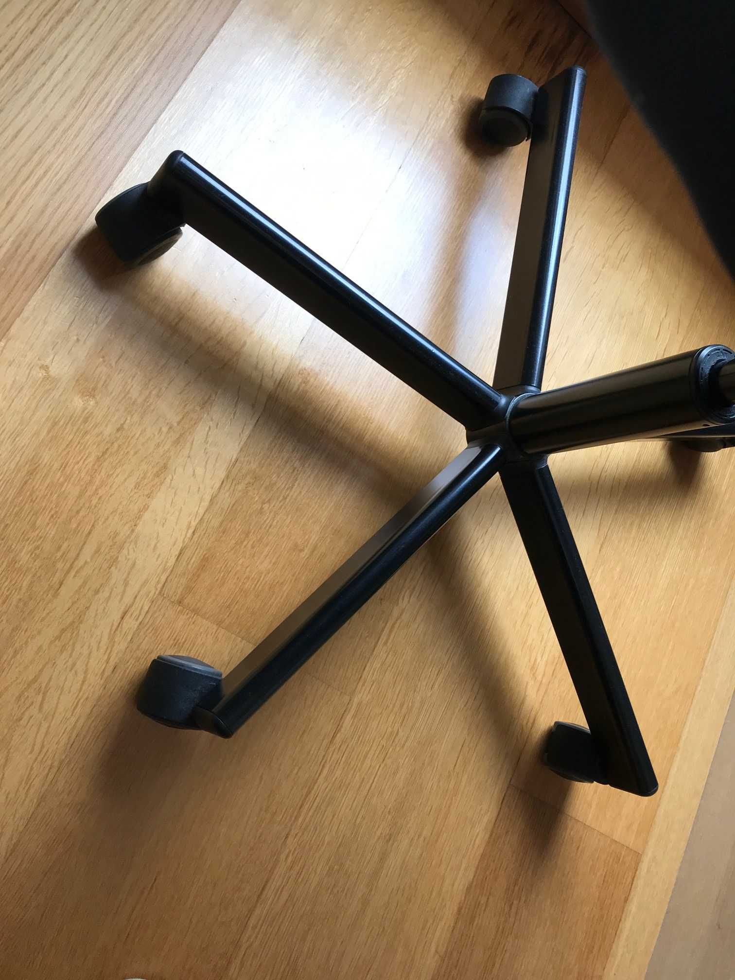 Cadeira de Escritório, Cadeira giratória FLINTAN, preto. Marca IKEA
