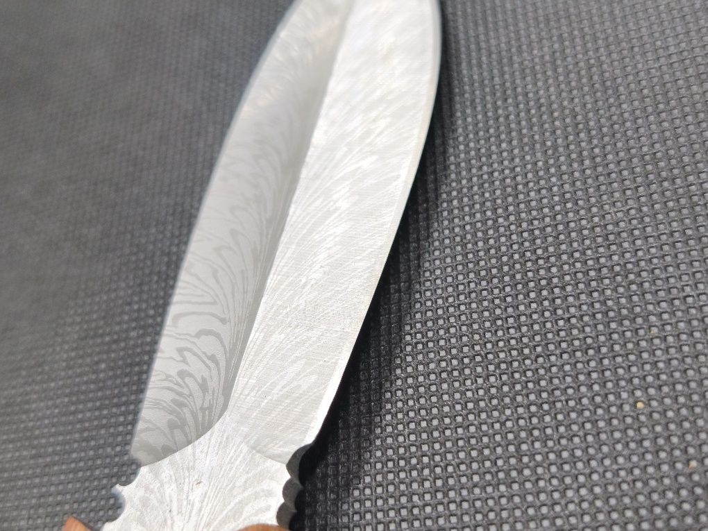 Faca Feather Nova