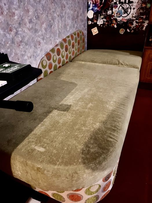 Дитяче ліжко-диван Б/В. Розкладний диван, з відсіком для збереження.