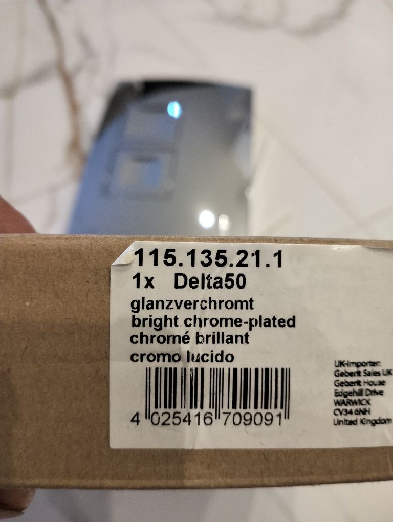 Nowy przycisk Geberit Delta 50 chrom