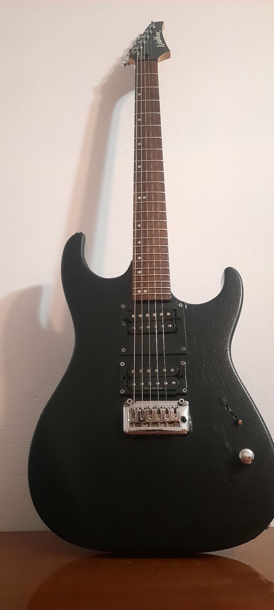 Продам електрогітару Washburn + комбік Line 6 spider