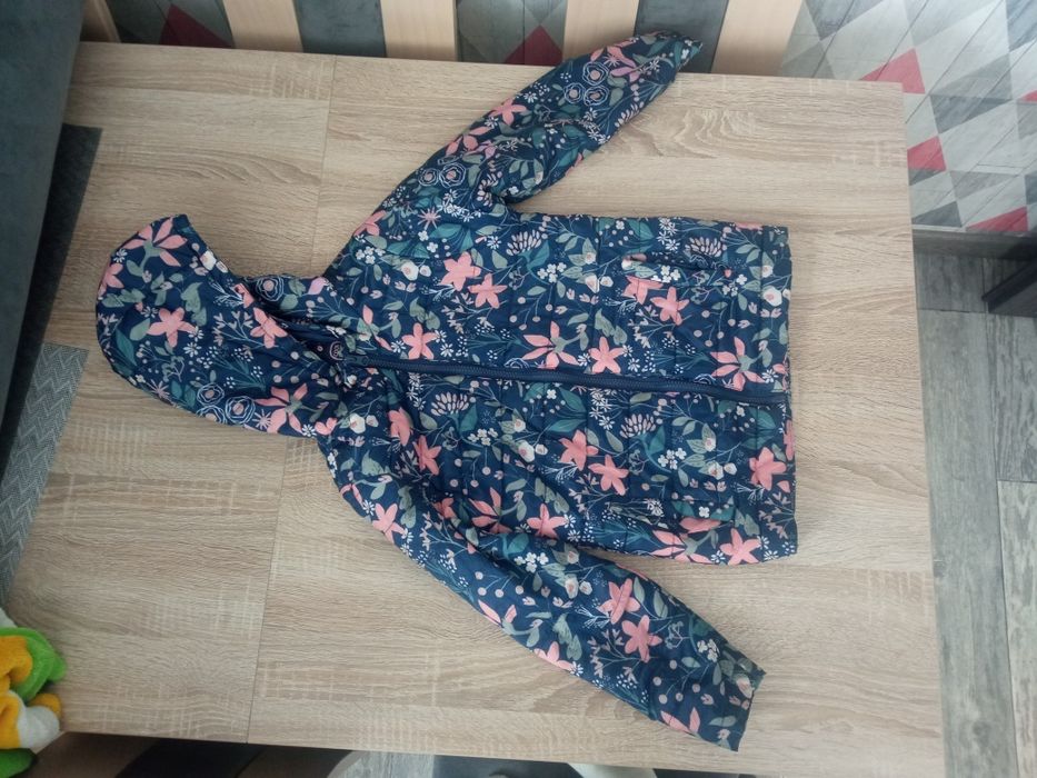 Kurtka z kapturem dla dziewczynki 3w 1.