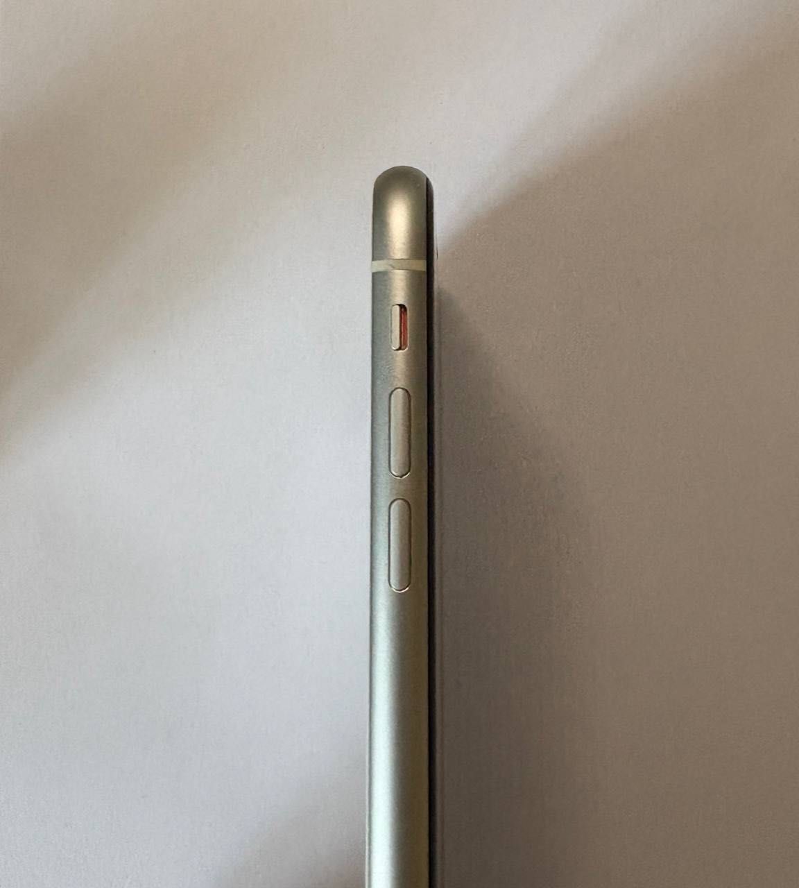 iPhone 11  на 128 гігабайт