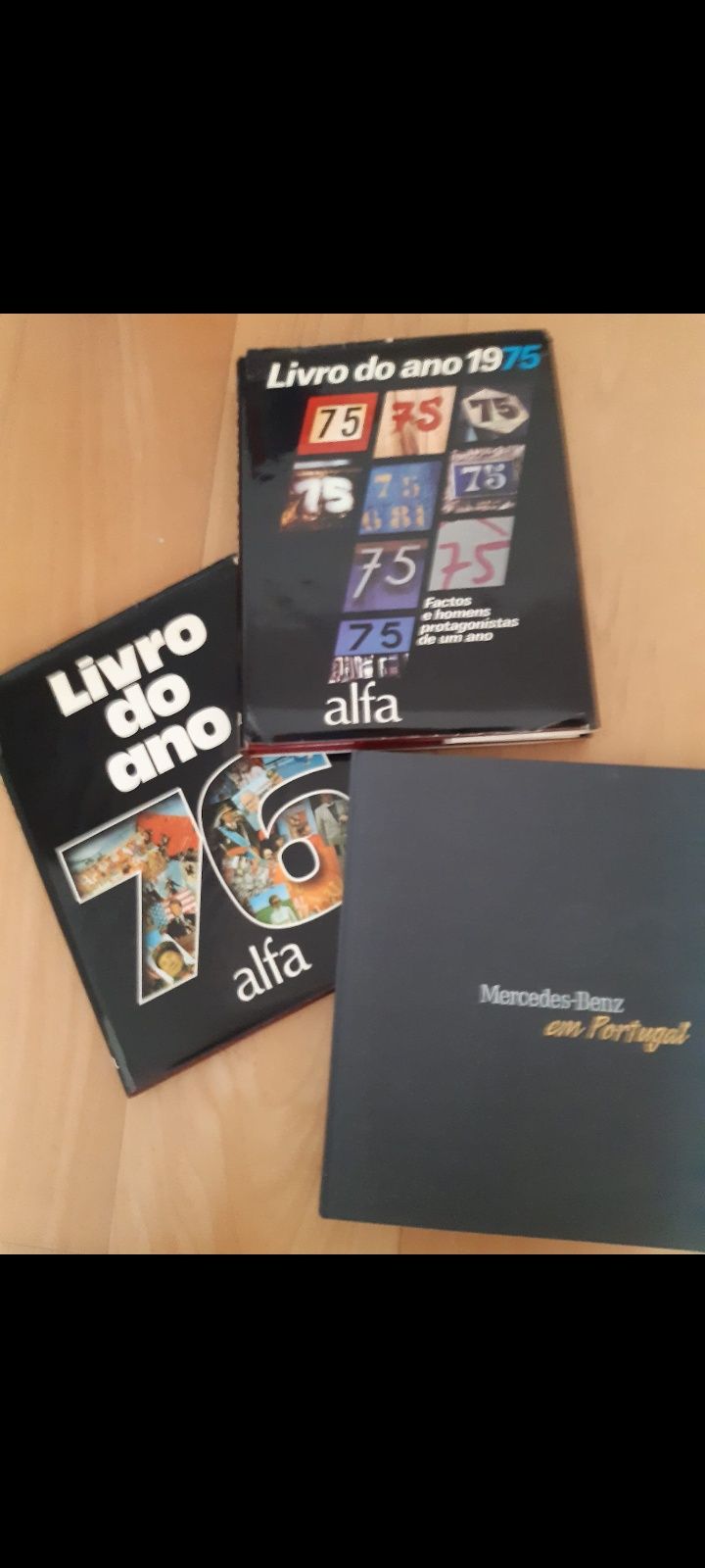 2 Livros 1975 e 1976 + 1 Mercedes Benz