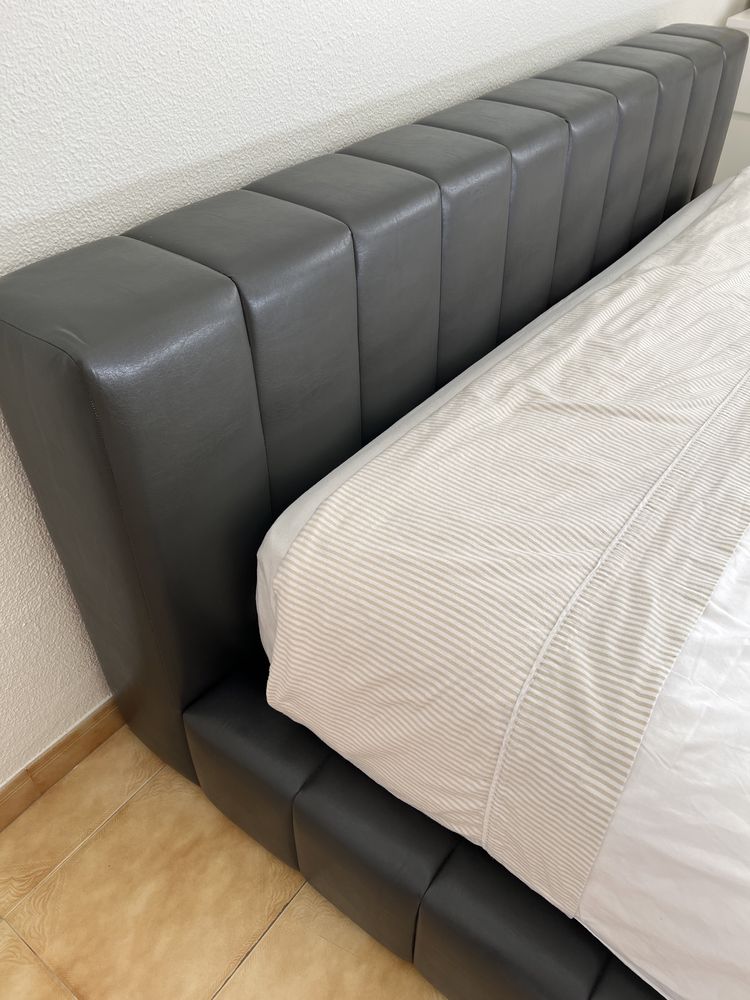 Cama cinzenta 1,80x2,00m