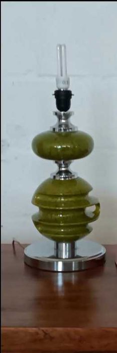 Candeeiro de mesa intemporal