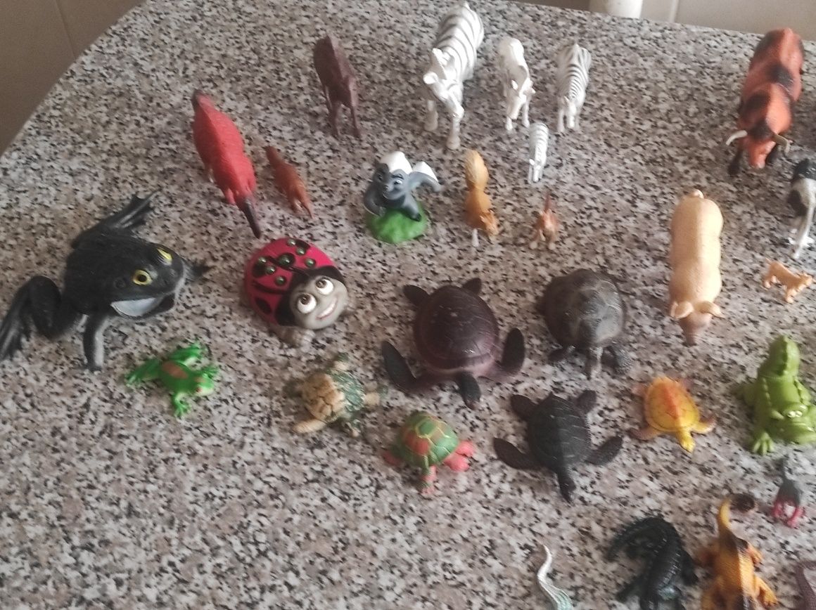 Miniaturas de animais selvagens e do Mar