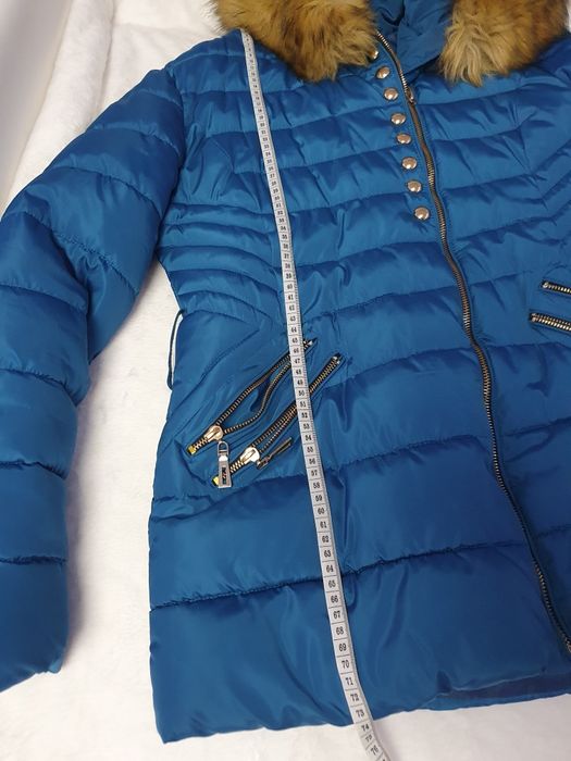Piękna damska kurtka zimowa z futerkiem, taliowana, rozm S/M