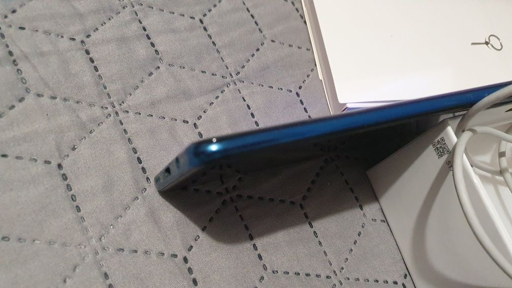 Huawei p30lite niebieski + karta pamięci 32 gb