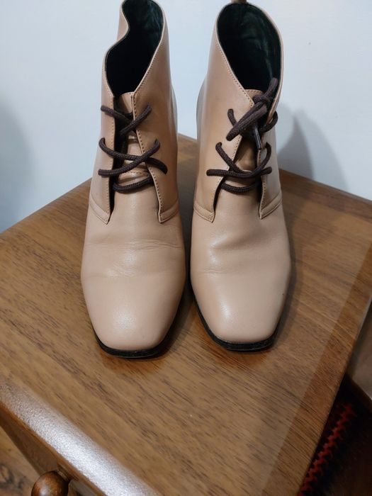 Ботильйони бежеві жіночі