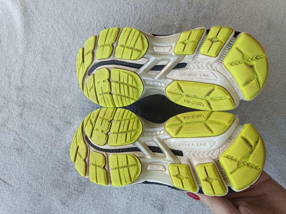 Женские кроссовки беговые ASICS р37