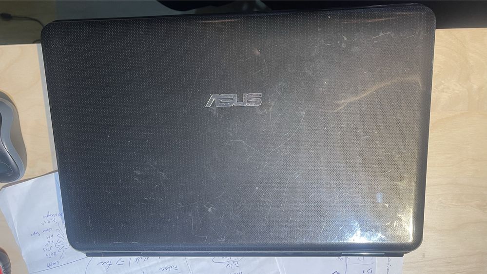 Laptop ASUS K50IJ – uszkodzony, nieuruchamiający się