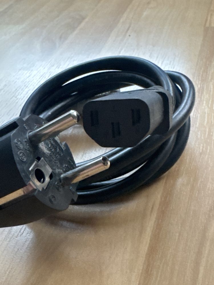 Kabel zasilajacy komputerowy / sprawny
