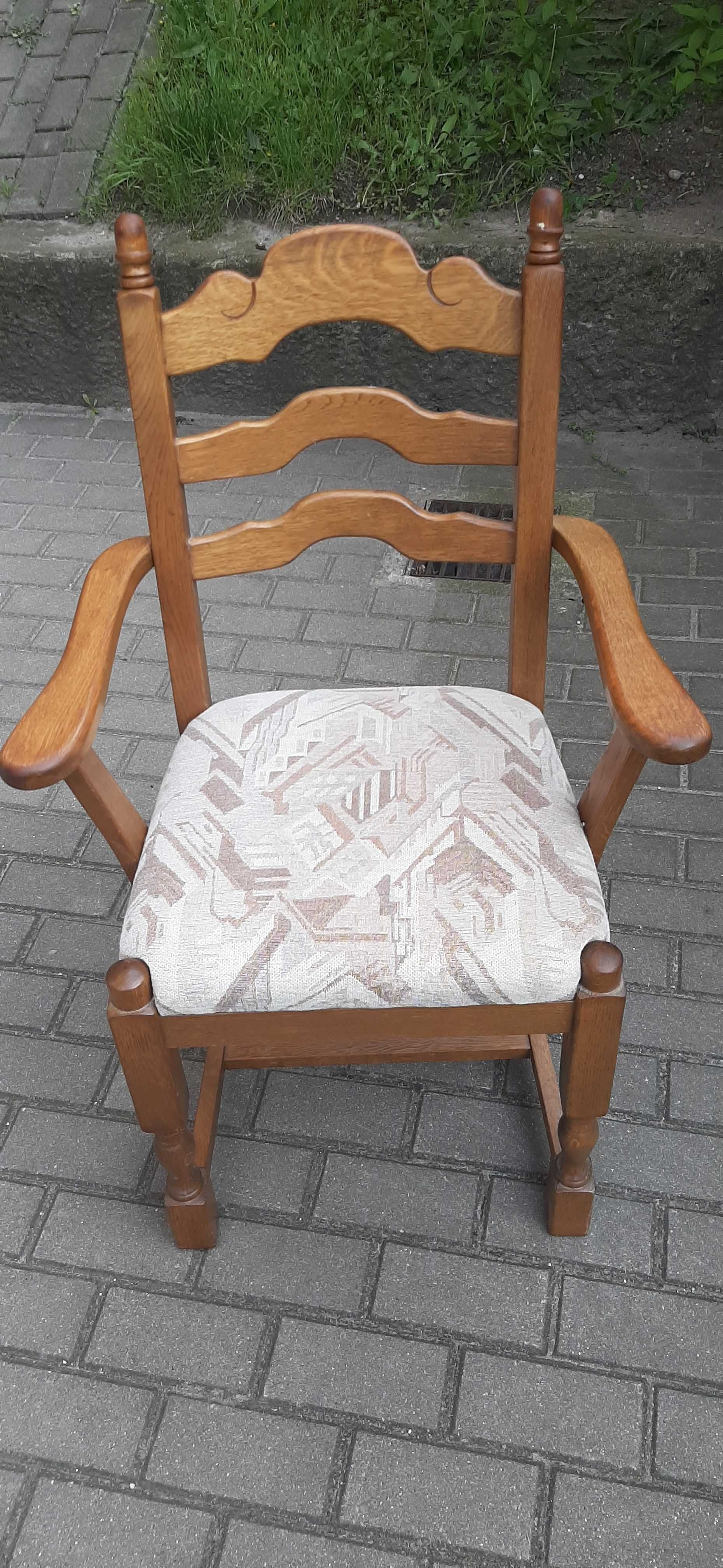krzesło klasyczne z podłokietnikami