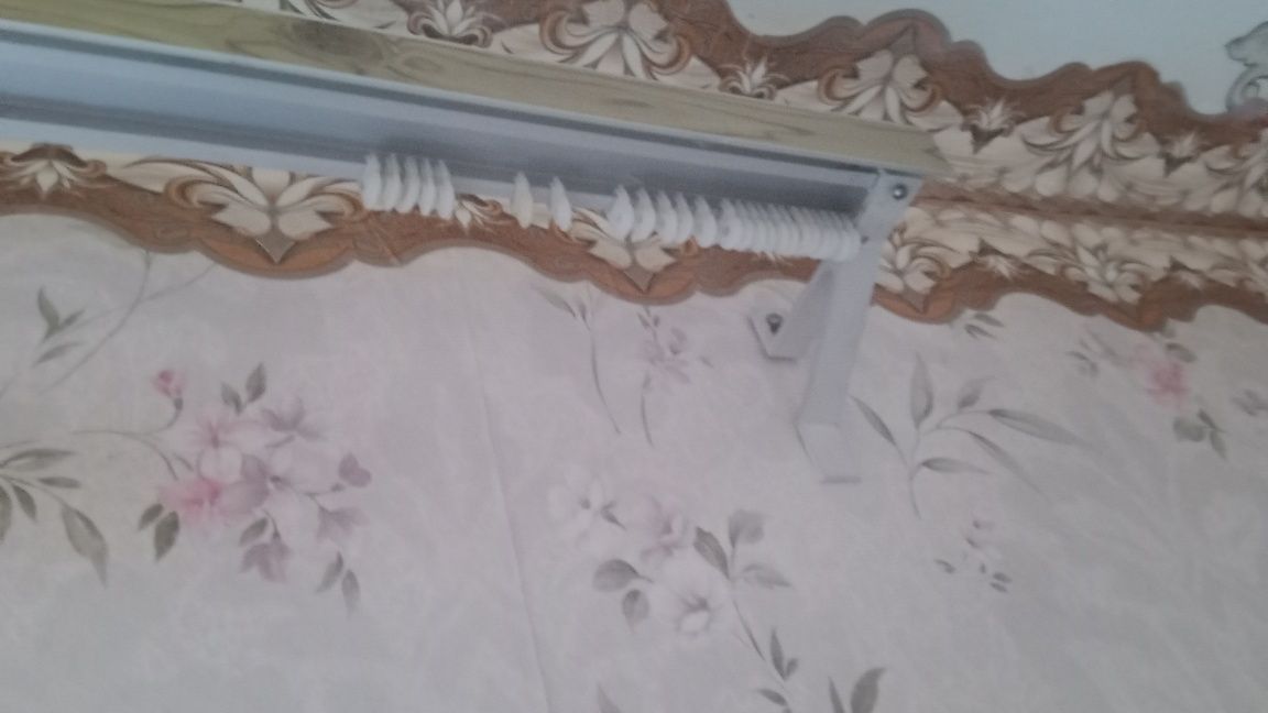 Карнизи алюмінові