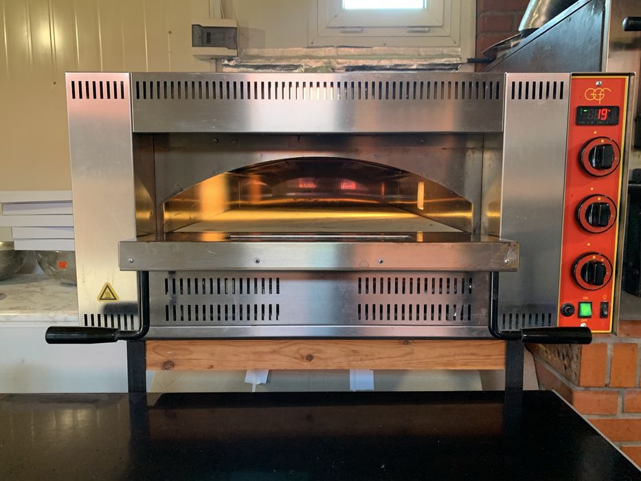 Продам газову піч для піци GGF G6 (італія).