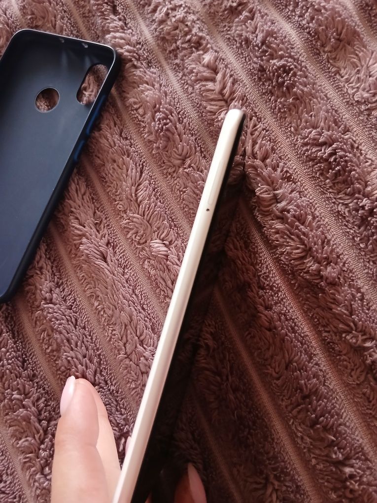Телефон Xiaomi MI8
