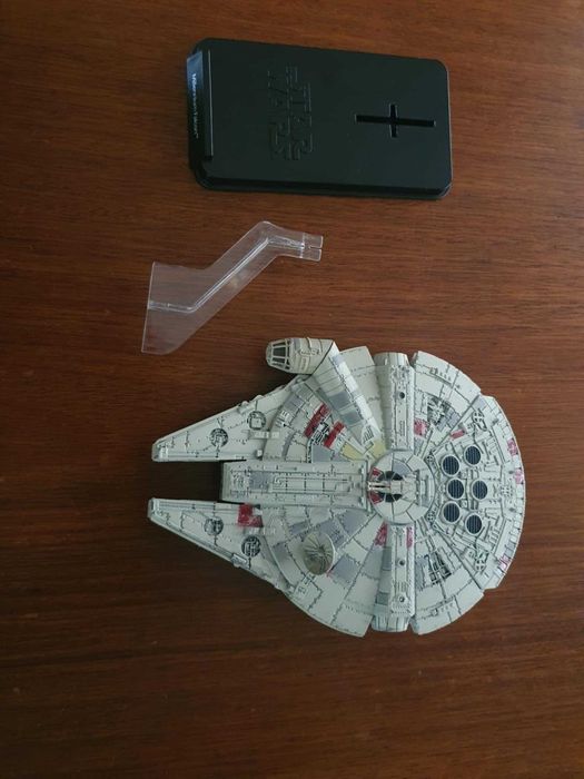 Nave Millennium Falcon...
