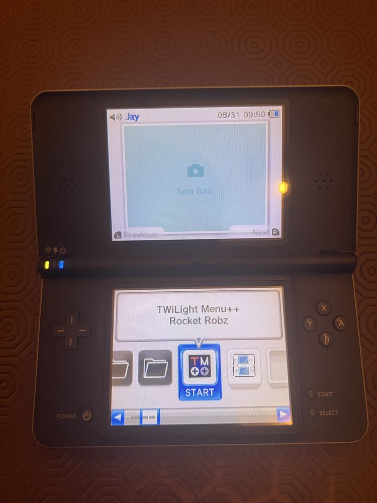 Nintendo DSi XL chipada