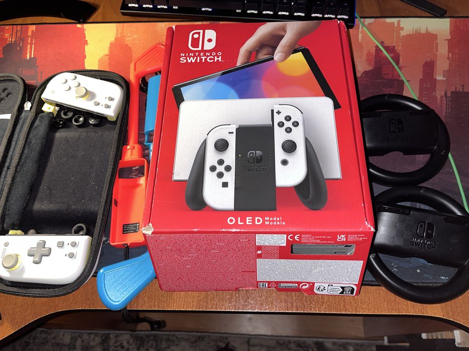 Nintendo switch OLED повний комплект +джойкони hori + картридж фіфа21