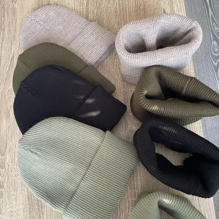 Зимова шапка на флісі хомутом для хлопчика  52-54