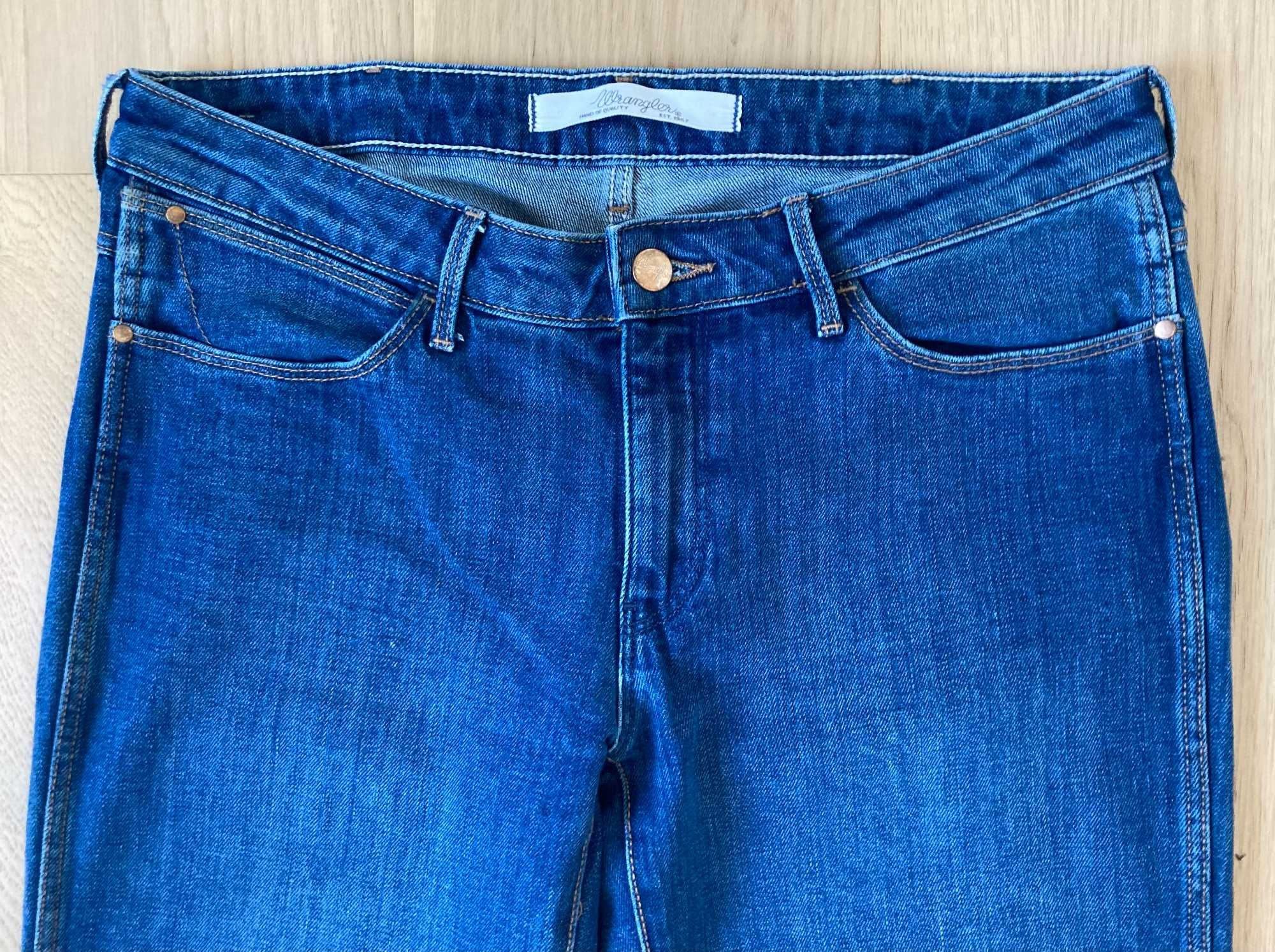 Spodnie jeansowe niebieskie W30 L34 Wrangler Sara