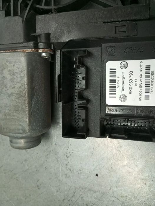 Motor vidro frente esquerdo VOLKSWAGEN Caddy (6K9, 9E7, 9E9)