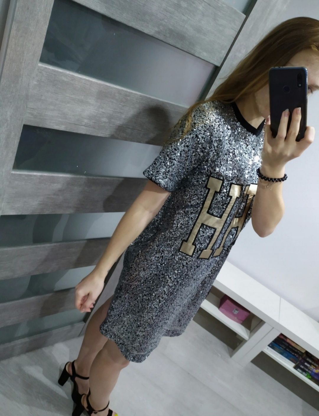 Sukienka T-shirt cekinowa H&M 34 XS