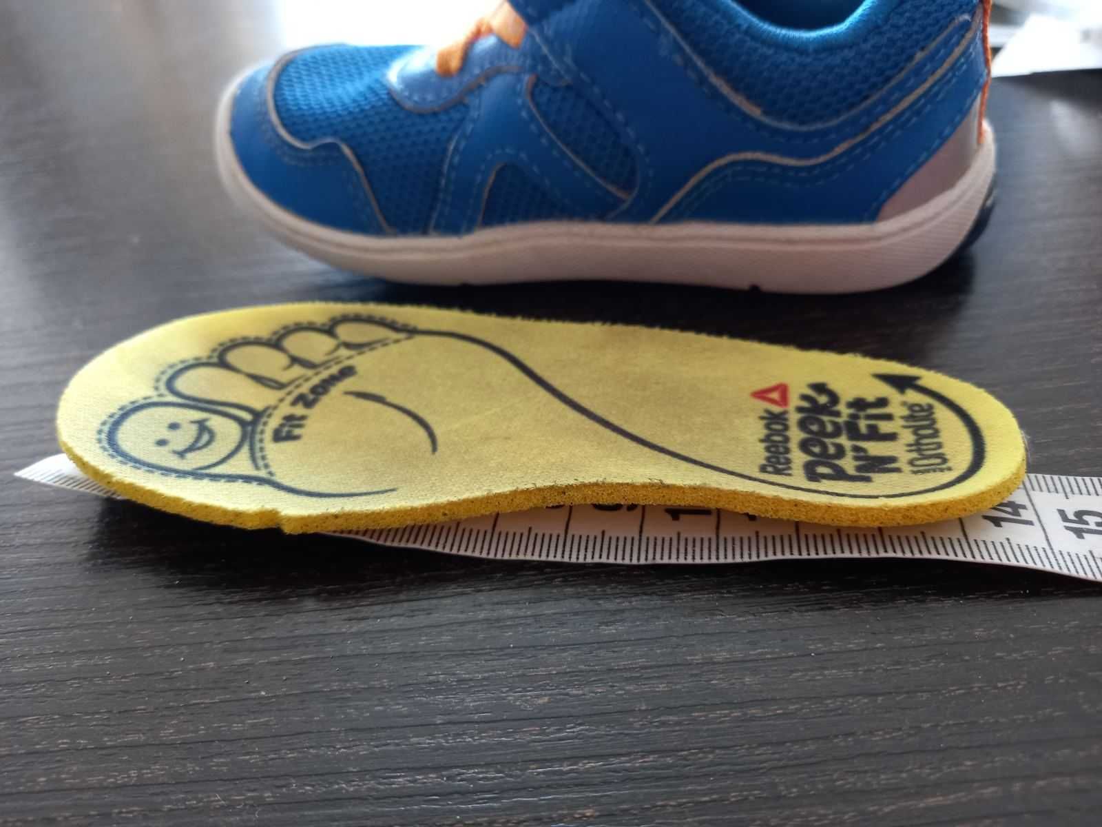 р. 22, ст. 14 см кожаные кроссовки Reebok Kids Ventureflex Stride США