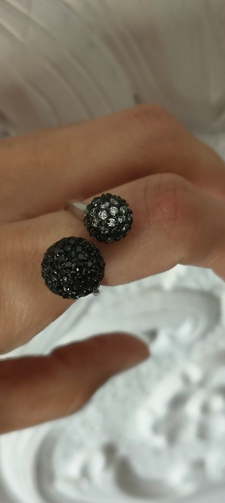 Anel em prata, bolas em zircónias pretas