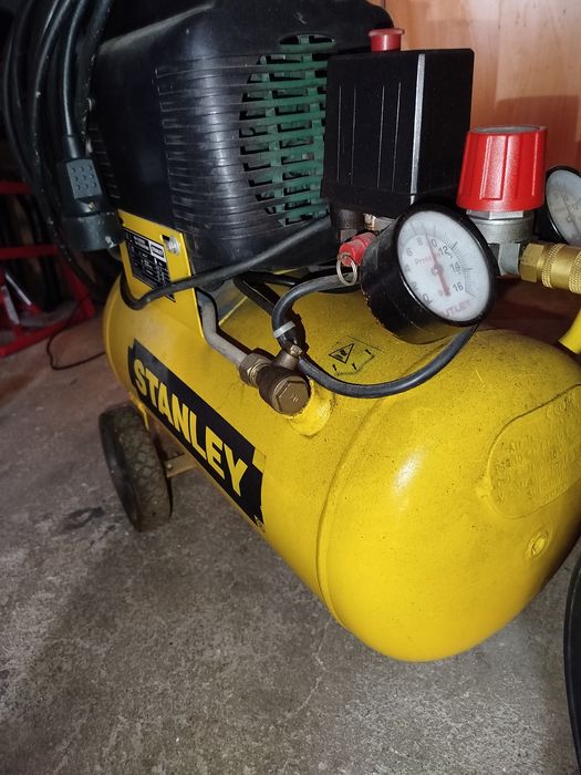 Máquina de compressão de ar Stanley