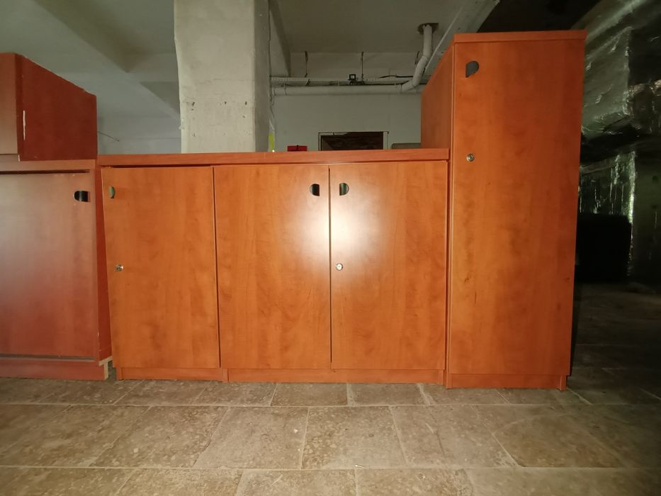 Zestaw mebli biurowych