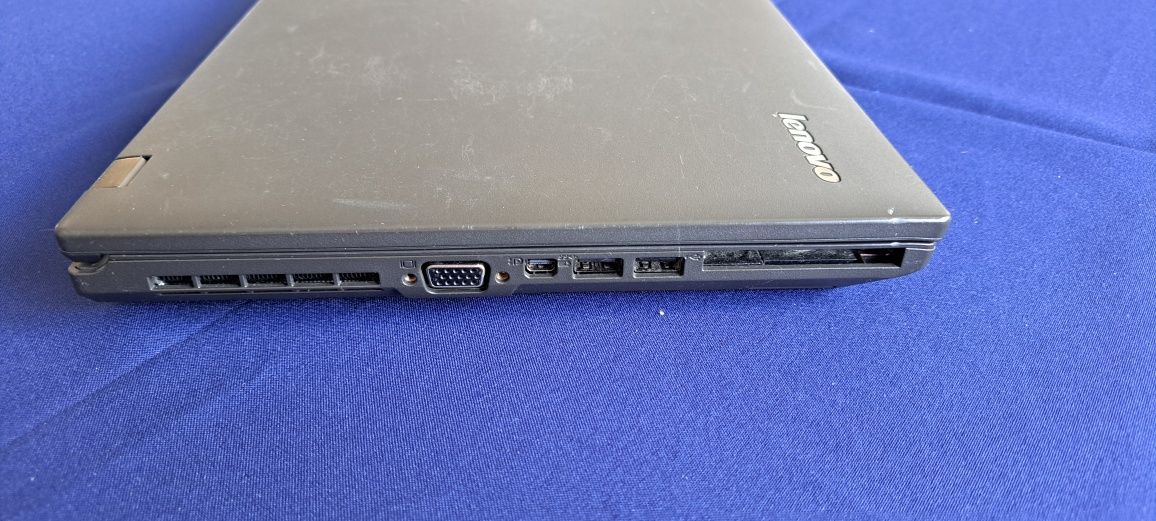 Laptop LENOVO L440