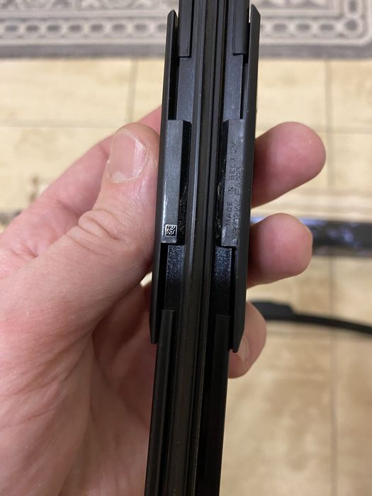 Безкаркасні щітки склоочисника Bosch Aerotwin 3 397 118 908 (600/450)