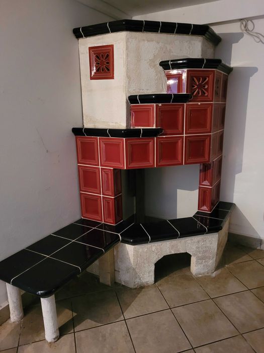 Kaflowa obudowa kominkowa